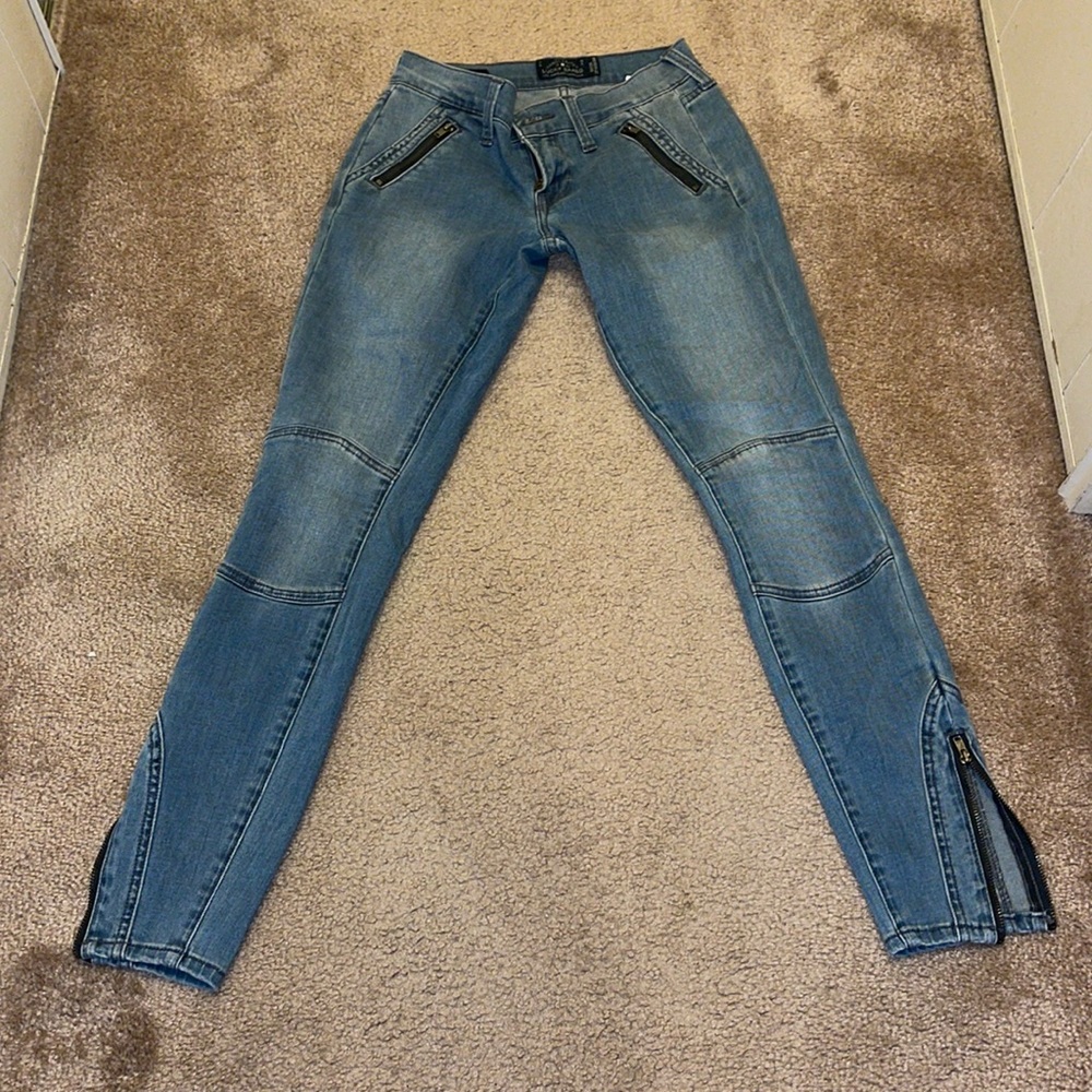 Lucky Jeans